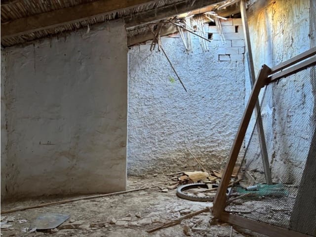 Finca/Herregård til salgs i Teulada Pueblo, Teulada-Moraira - € 220 000 (Ref: 9652831)