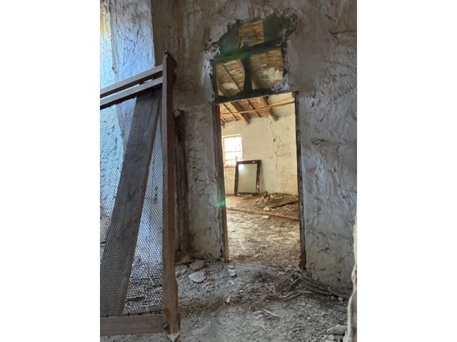 Finca/Herregård til salgs i Teulada Pueblo, Teulada-Moraira - € 220 000 (Ref: 9652831)