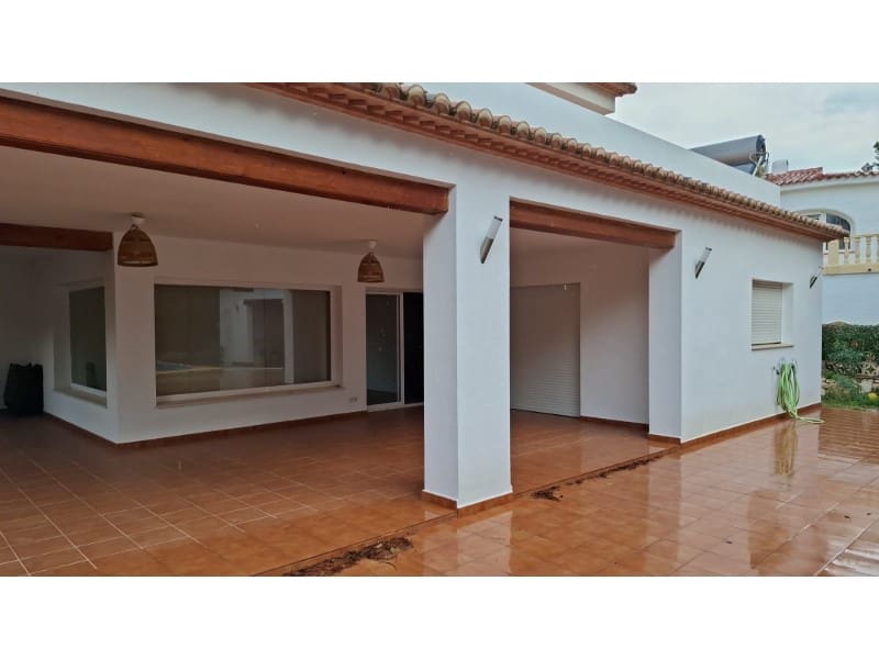 Villa in vendita in Moraira - 950.000 € (Rif: 9666285)