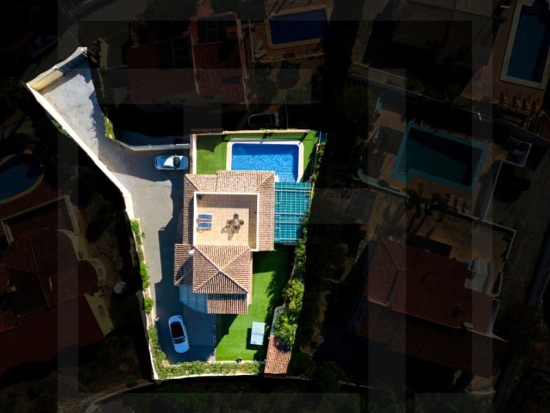 Chalet de 3 habitaciones en Calpe / Calp en venta con garaje - 750.000 € (Ref: 9666286)