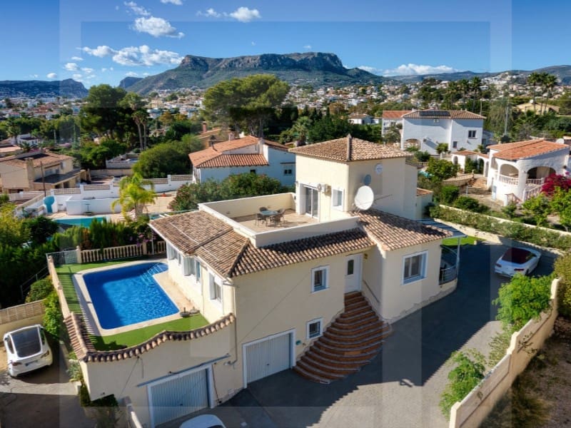 Chalet de 3 habitaciones en Calpe / Calp en venta con garaje - 750.000 € (Ref: 9666286)