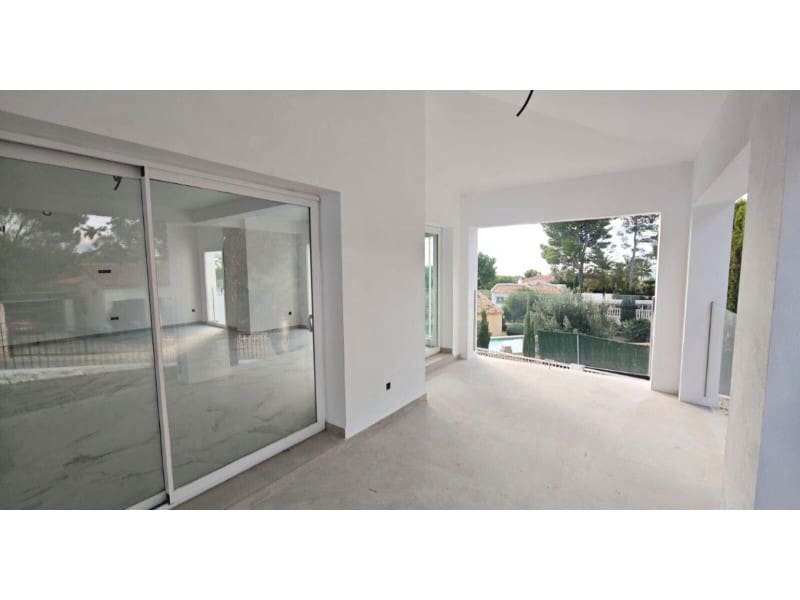 4 bedroom Villa for sale in Altea la Vella - € 835,000 (Ref: 9695206)