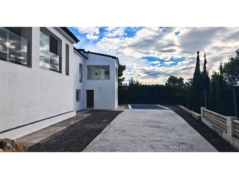 4 bedroom Villa for sale in Altea la Vella - € 835,000 (Ref: 9695206)