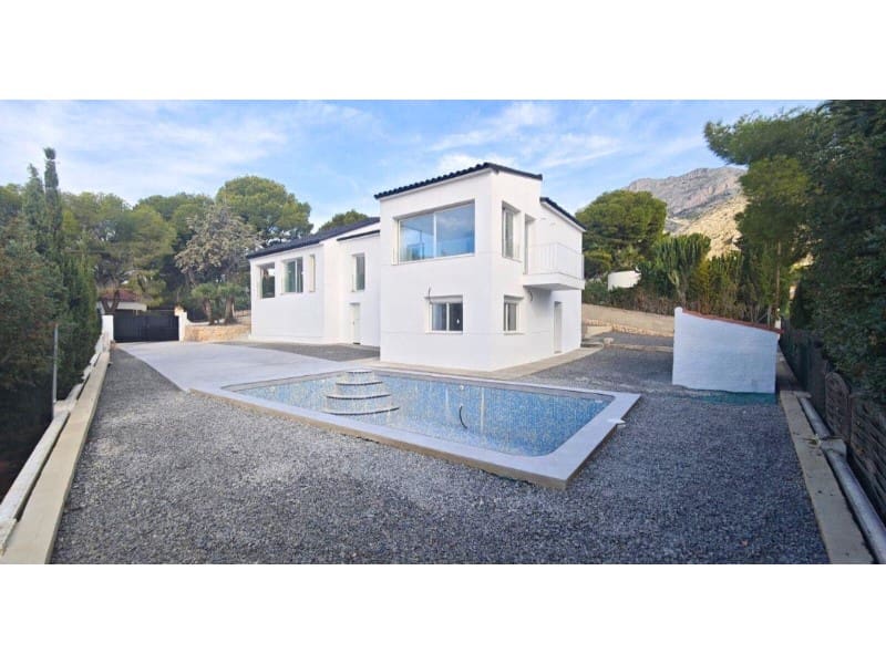 4 bedroom Villa for sale in Altea la Vella - € 835,000 (Ref: 9695206)