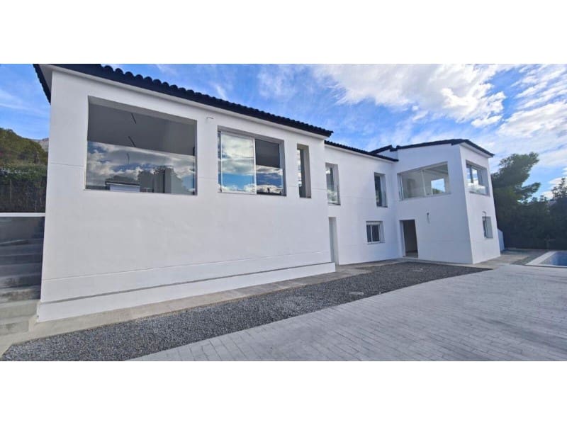 4 bedroom Villa for sale in Altea la Vella - € 835,000 (Ref: 9695206)