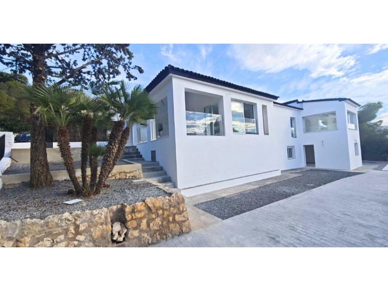 4 bedroom Villa for sale in Altea la Vella - € 835,000 (Ref: 9695206)