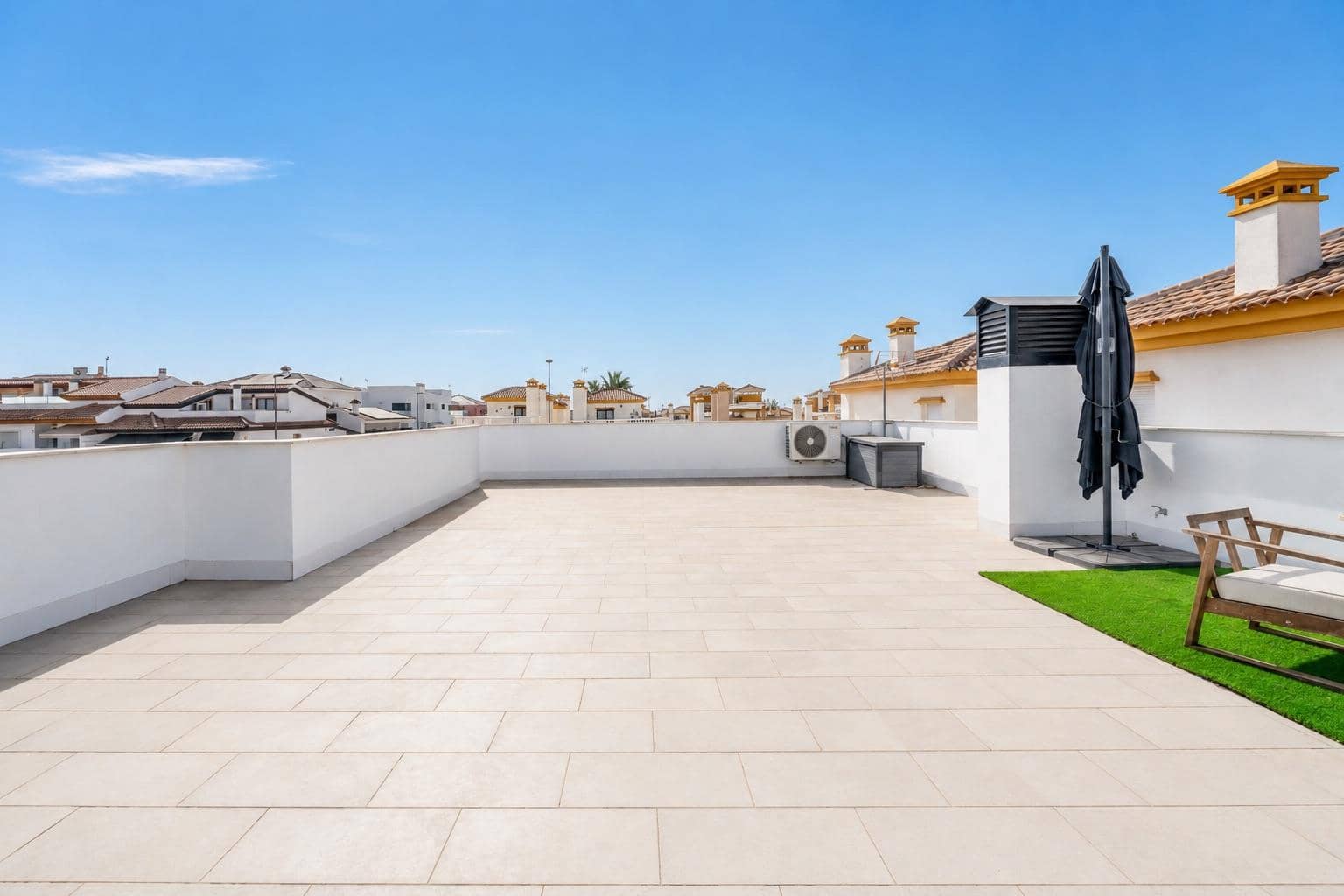Chalet de 2 habitaciones en Roldan en venta con piscina - 290.000 € (Ref: 10002591)