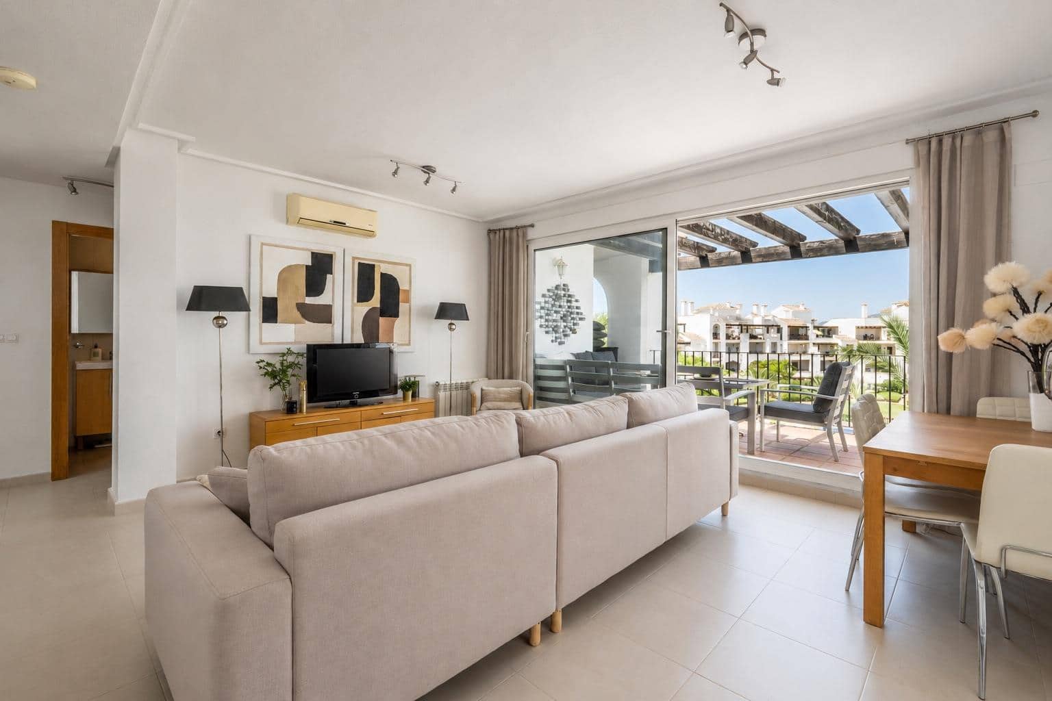 2 soveværelse Lejlighed til salg i La Torre Golf Resort - € 180.000 (Ref: 10036335)