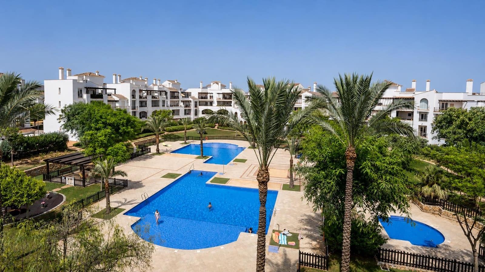 2 soveværelse Lejlighed til salg i La Torre Golf Resort - € 180.000 (Ref: 10036335)