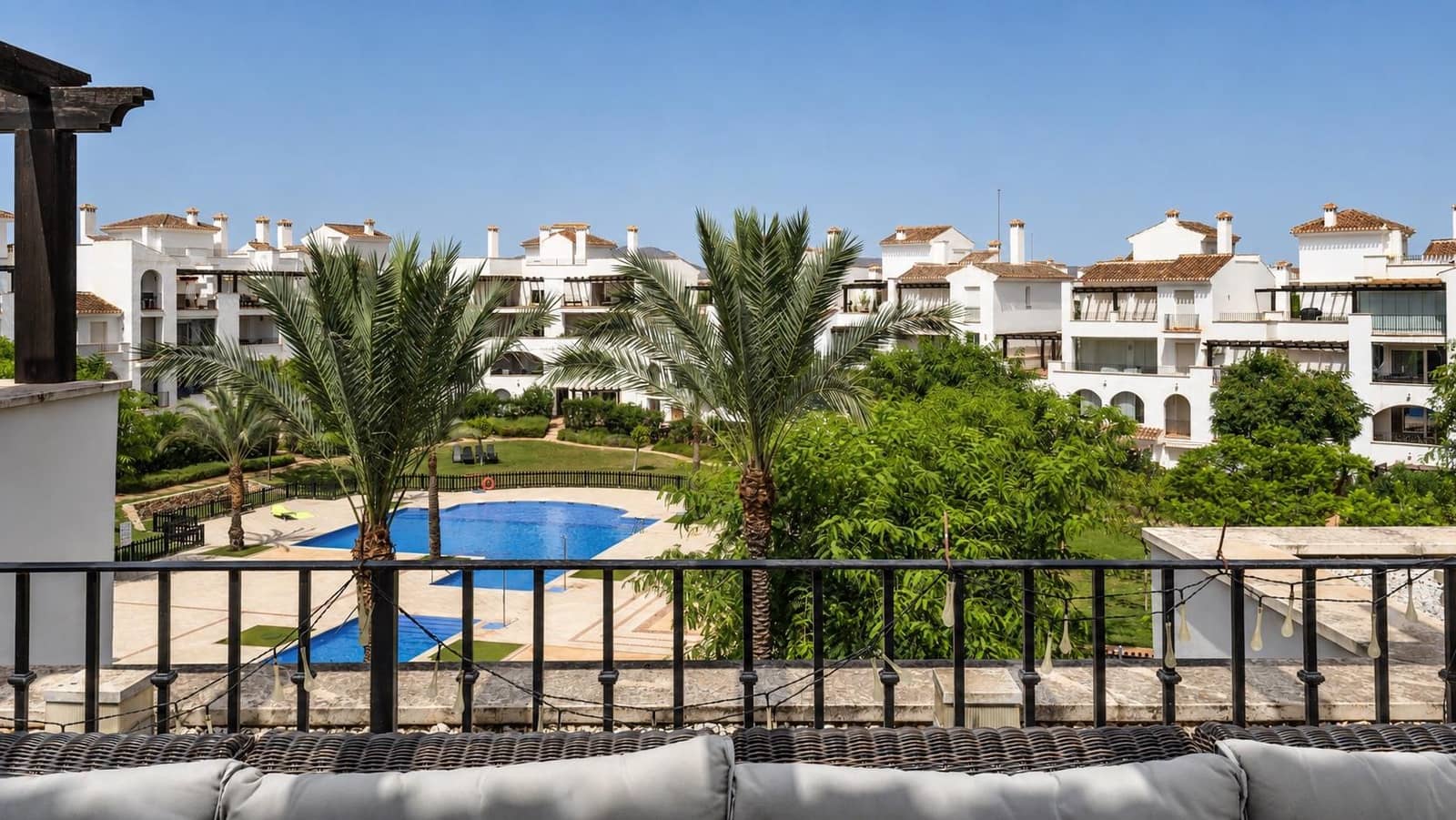2 soveværelse Lejlighed til salg i La Torre Golf Resort - € 180.000 (Ref: 10036335)