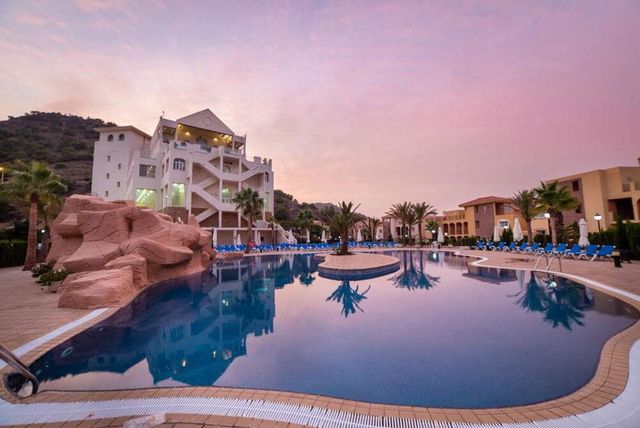 1 slaapkamer Appartement te koop in La Manga Club, Cartagena met zwembad - € 87.000 (Ref: 10063766)