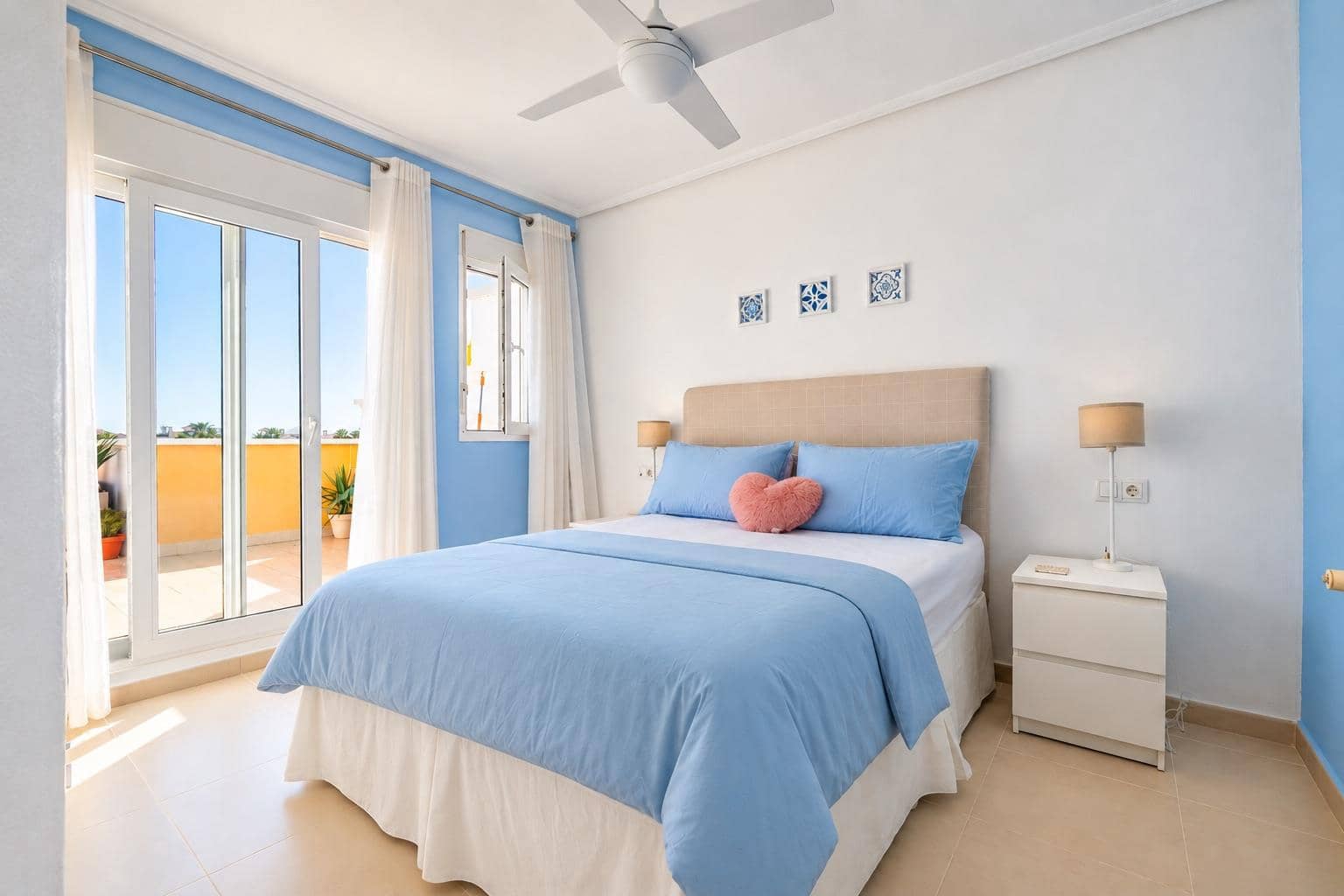 2 makuuhuone Omakotitalo myytävänä paikassa La Torre Golf Resort mukana uima-altaan 
autotalli - 230 000 € (Ref: 10118743)