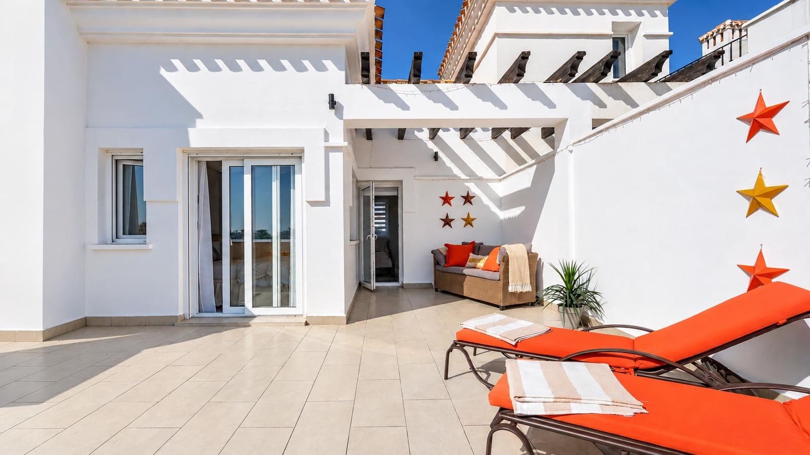 2 makuuhuone Omakotitalo myytävänä paikassa La Torre Golf Resort mukana uima-altaan 
autotalli - 230 000 € (Ref: 10118743)