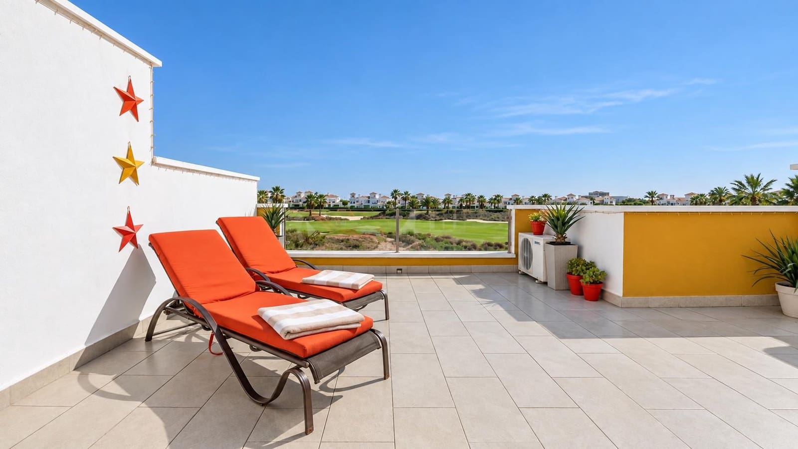 2 makuuhuone Omakotitalo myytävänä paikassa La Torre Golf Resort mukana uima-altaan 
autotalli - 230 000 € (Ref: 10118743)