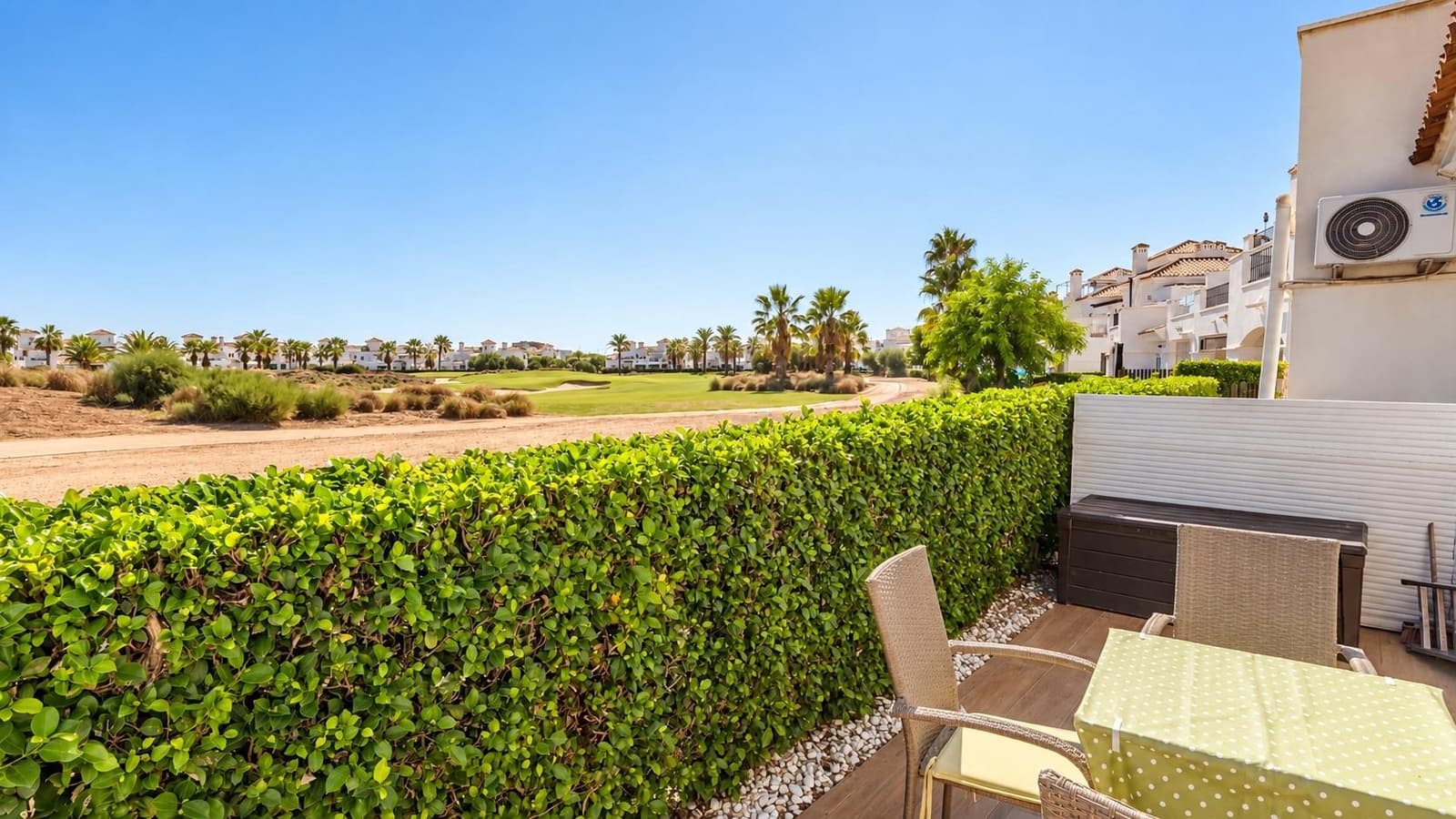 2 makuuhuone Omakotitalo myytävänä paikassa La Torre Golf Resort mukana uima-altaan 
autotalli - 230 000 € (Ref: 10118743)
