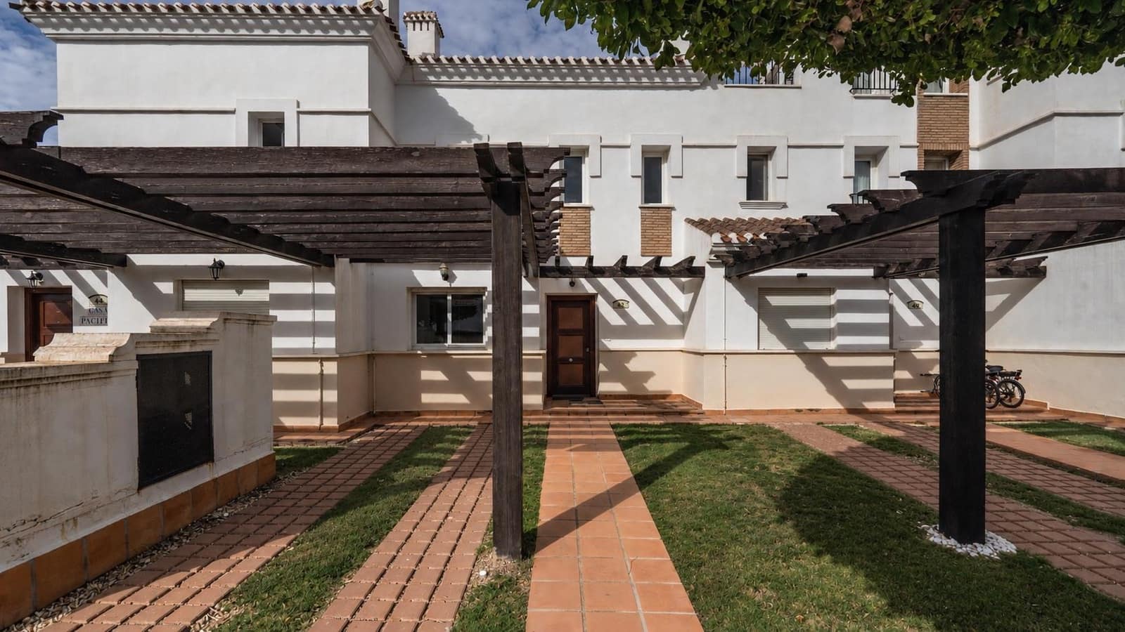 2 bedroom Townhouse for sale in La Torre Golf Resort with pool garage - € 180,000 (Ref: 10132389)