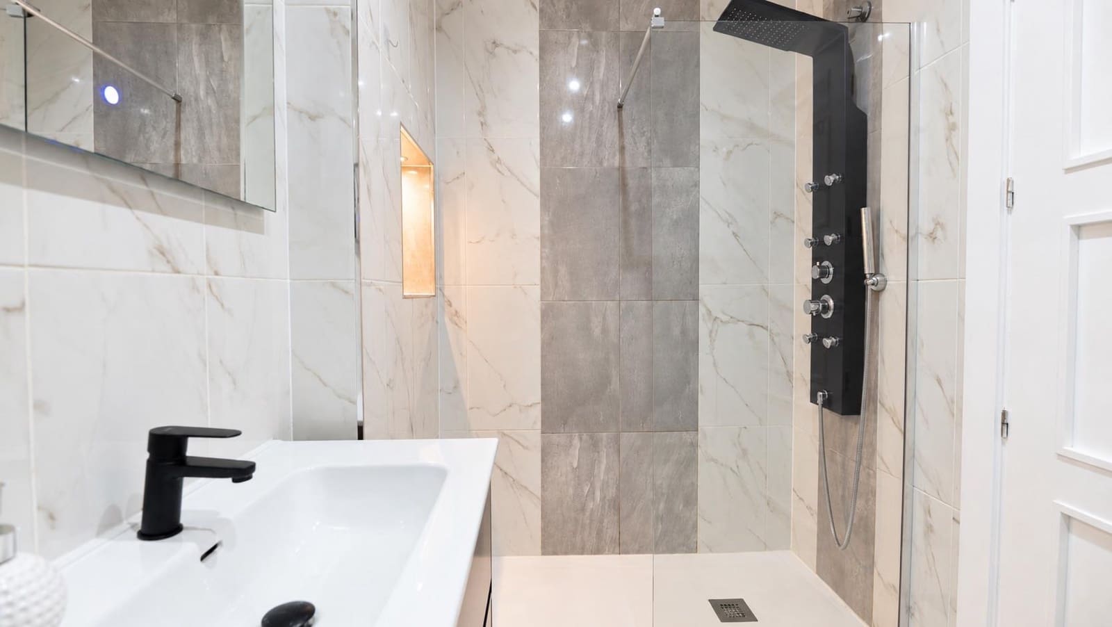 3 soveværelse Villa til salg i La Torre Golf Resort med swimmingpool garage - € 300.000 (Ref: 10132390)