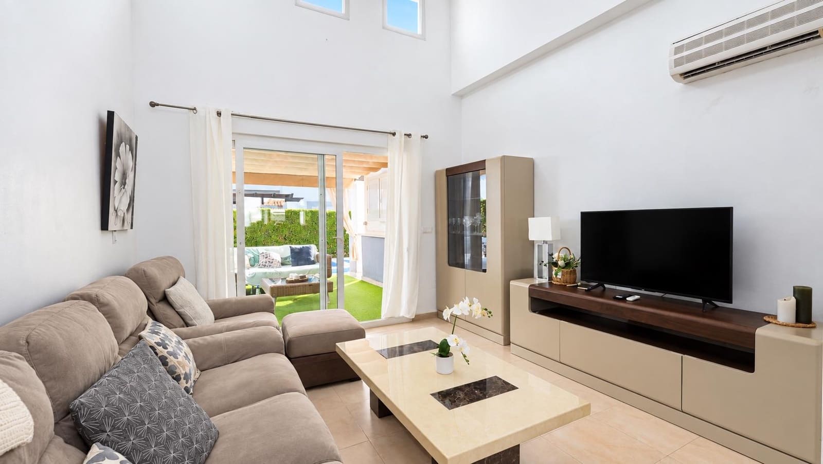 3 soveværelse Villa til salg i La Torre Golf Resort med swimmingpool garage - € 300.000 (Ref: 10132390)