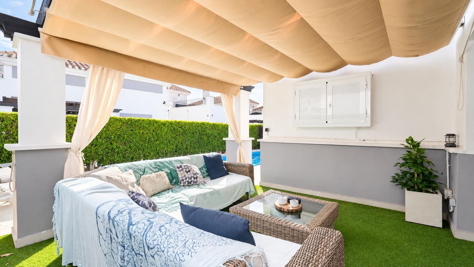 3 soveværelse Villa til salg i La Torre Golf Resort med swimmingpool garage - € 300.000 (Ref: 10132390)
