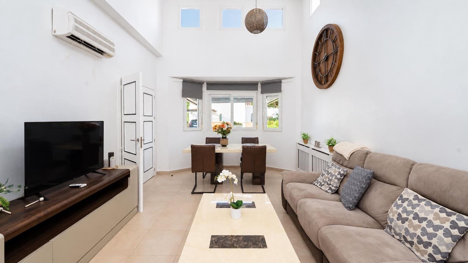 3 soveværelse Villa til salg i La Torre Golf Resort med swimmingpool garage - € 300.000 (Ref: 10132390)