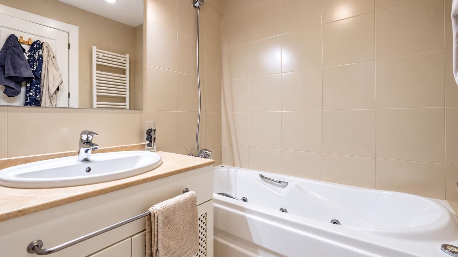 2 chambre Appartement à vendre à El Valle Golf Resort avec piscine garage - 239 000 € (Ref: 10135617)