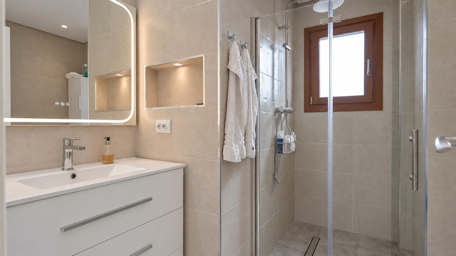 4 bedroom Villa for sale in El Valle Golf Resort with pool - € 500,000 (Ref: 10154584)
