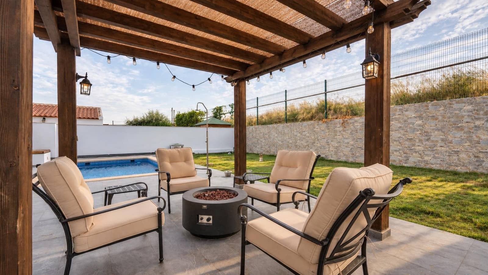 4 bedroom Villa for sale in El Valle Golf Resort with pool - € 500,000 (Ref: 10154584)