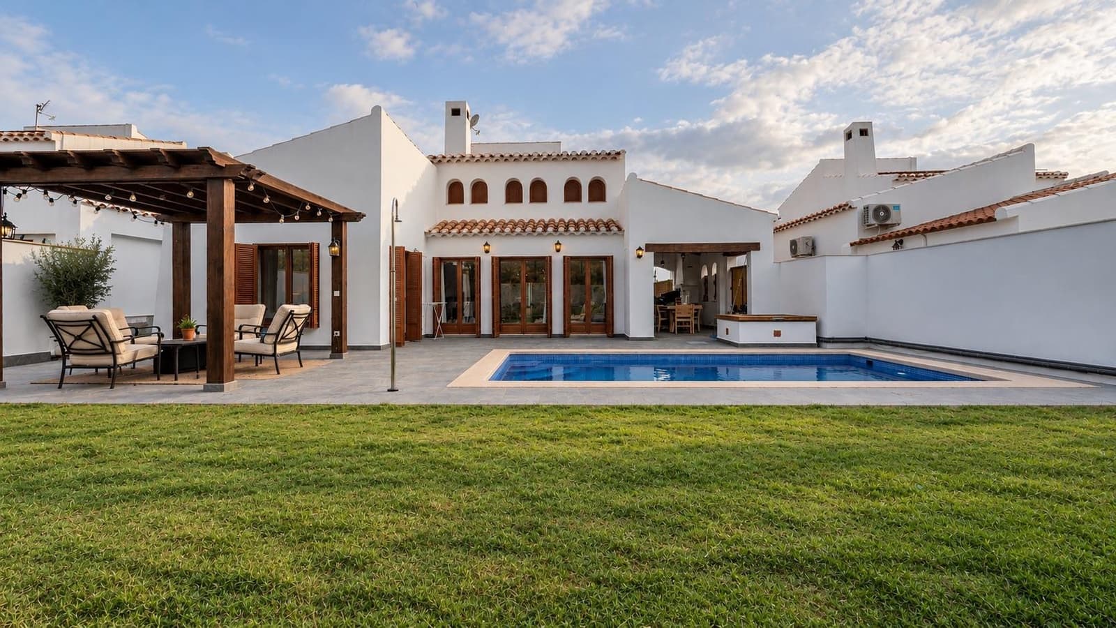 4 bedroom Villa for sale in El Valle Golf Resort with pool - € 500,000 (Ref: 10154584)