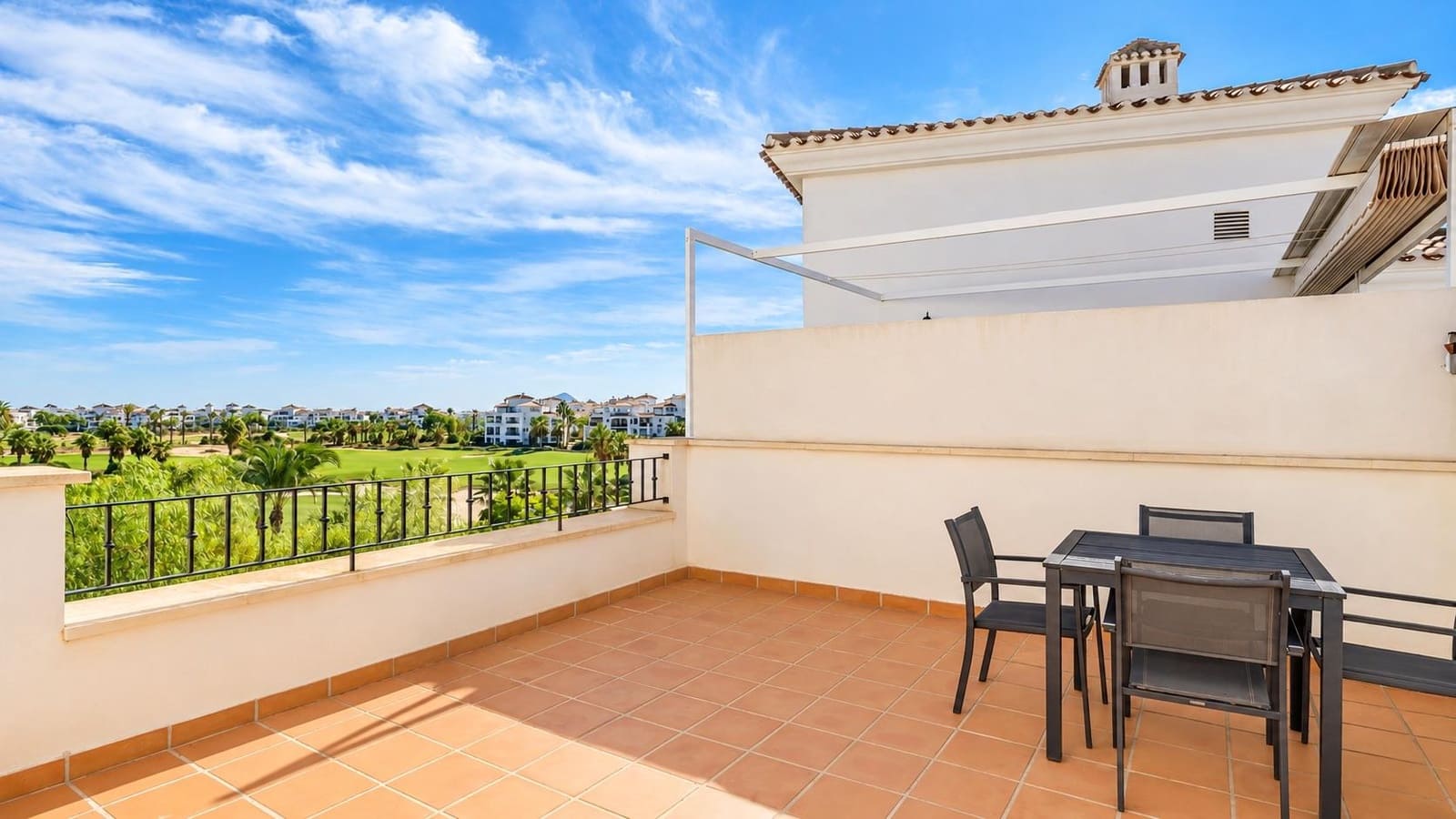 2 soverom Leilighet til salgs i La Torre Golf Resort med svømmebasseng - € 200 000 (Ref: 10157218)