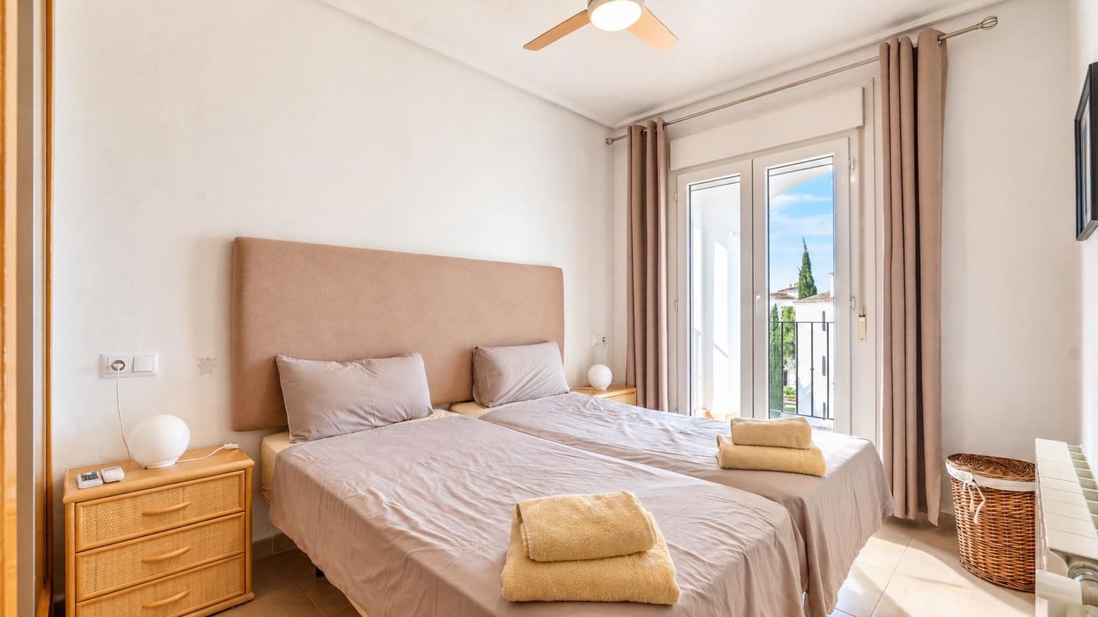 2 soverom Leilighet til salgs i La Torre Golf Resort med svømmebasseng - € 200 000 (Ref: 10157218)
