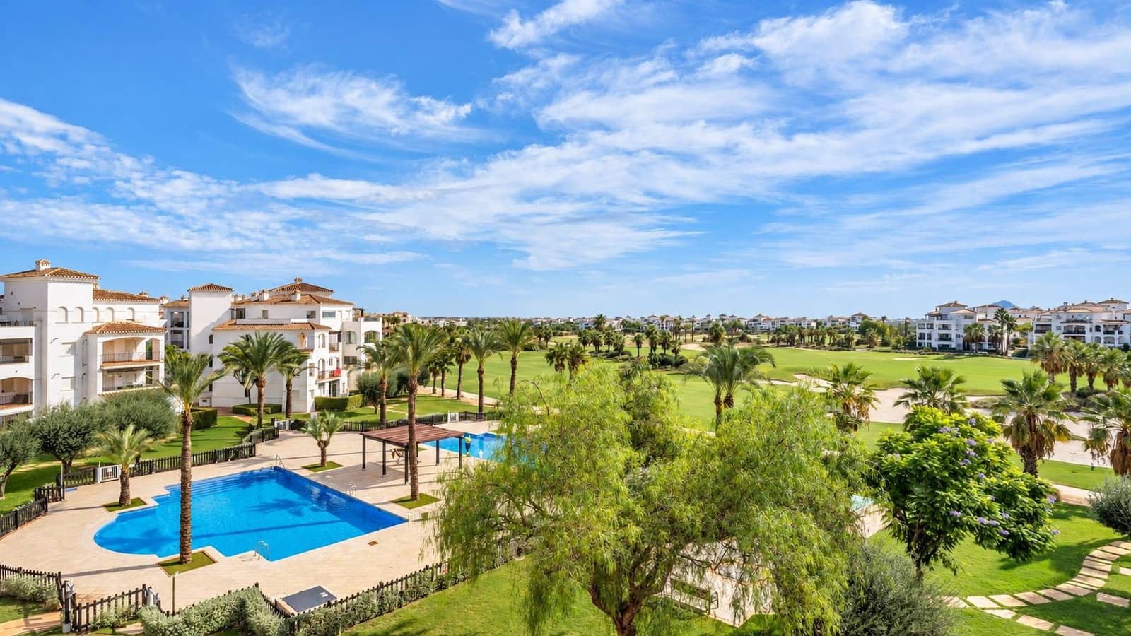 2 soverom Leilighet til salgs i La Torre Golf Resort med svømmebasseng - € 200 000 (Ref: 10157218)