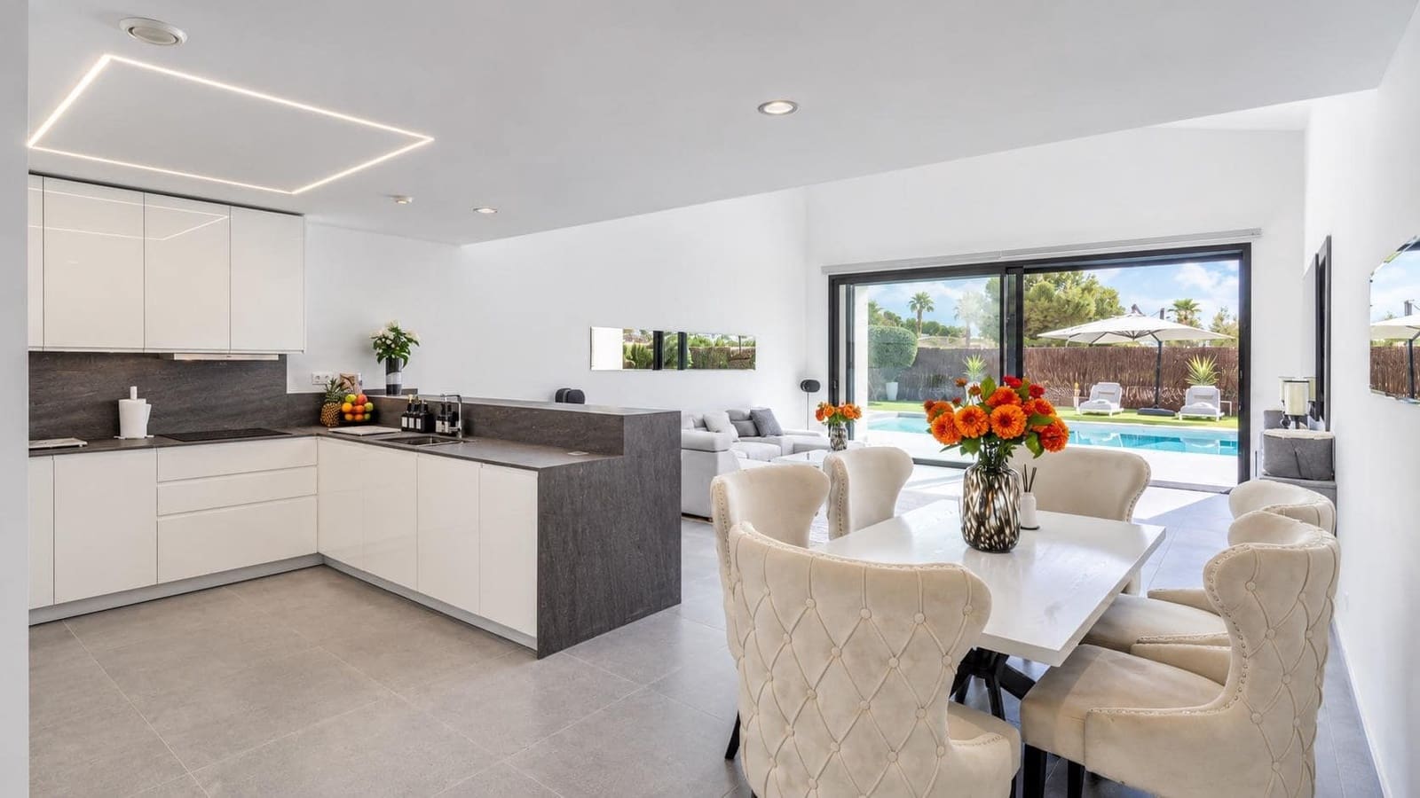 4 bedroom Villa for sale in Banos y Mendigo with pool garage - € 1,100,000 (Ref: 10168153)
