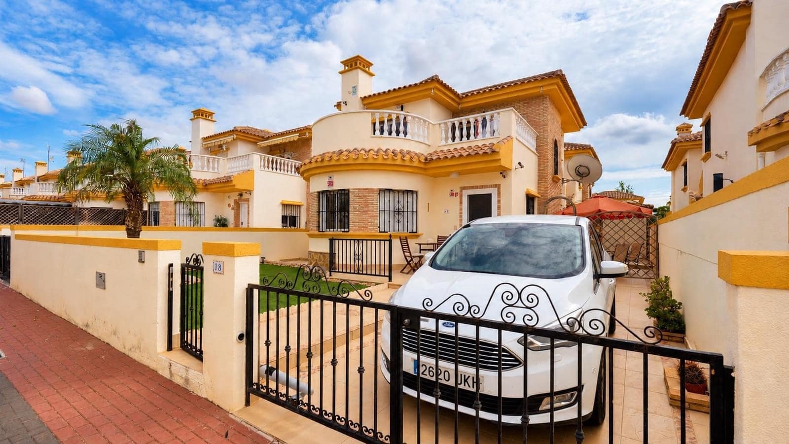 3 bedroom Villa for sale in Roldan with garage - € 227,500 (Ref: 10170522)