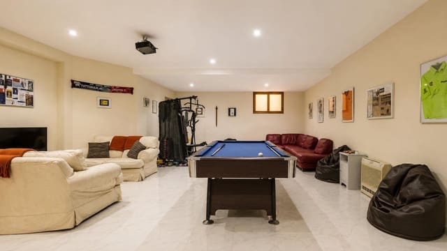 Chalet de 4 habitaciones en Atamaría, Cartagena en venta con piscina garaje - 540.000 € (Ref: 10170523)