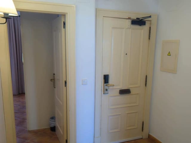2 soverom Leilighet til salgs i La Manga Club, Cartagena med svømmebasseng - € 160 000 (Ref: 10173177)