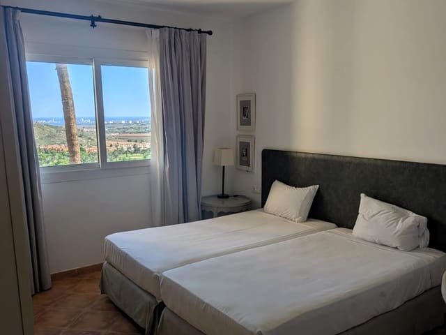2 soverom Leilighet til salgs i La Manga Club, Cartagena med svømmebasseng - € 160 000 (Ref: 10173177)