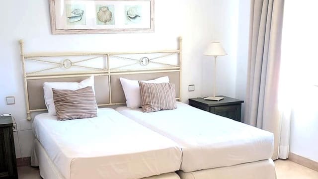 2 soveværelse Byhus til salg i La Manga Club, Cartagena med swimmingpool - € 150.000 (Ref: 10174347)