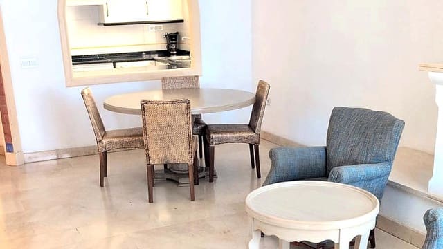 2 soveværelse Byhus til salg i La Manga Club, Cartagena med swimmingpool - € 150.000 (Ref: 10174347)