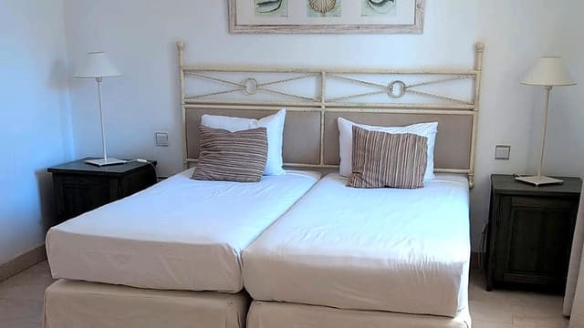 2 soveværelse Byhus til salg i La Manga Club, Cartagena med swimmingpool - € 150.000 (Ref: 10174347)