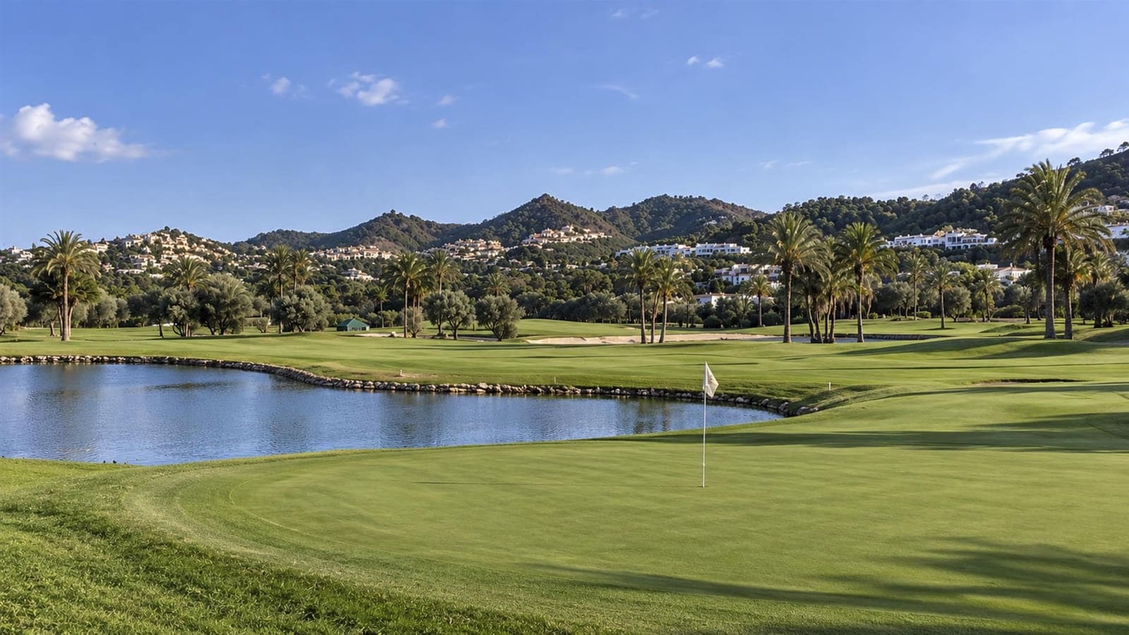 2 soveværelse Byhus til salg i La Manga Club med swimmingpool - € 150.000 (Ref: 10174347)
