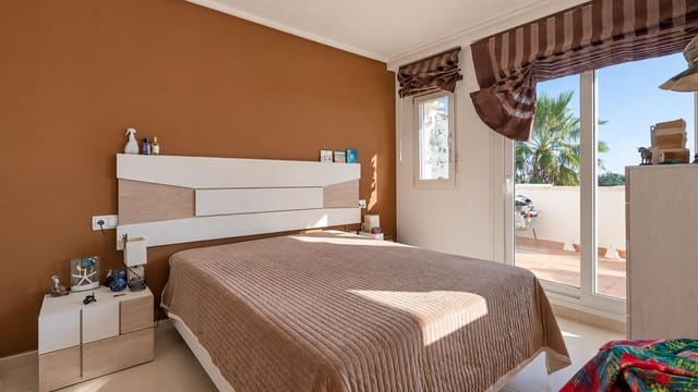 Casa de 2 habitaciones en La Torre Golf Resort, Torre-Pacheco en venta con piscina garaje - 200.000 € (Ref: 10176352)