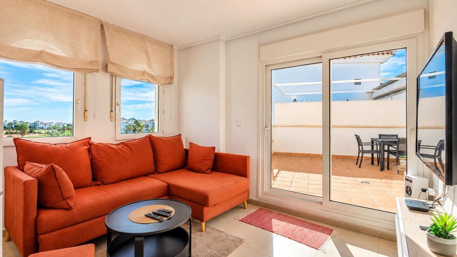 2 Zimmer Apartment zu verkaufen in La Torre Golf Resort mit Pool - 200.000 € (Ref: 10179958)
