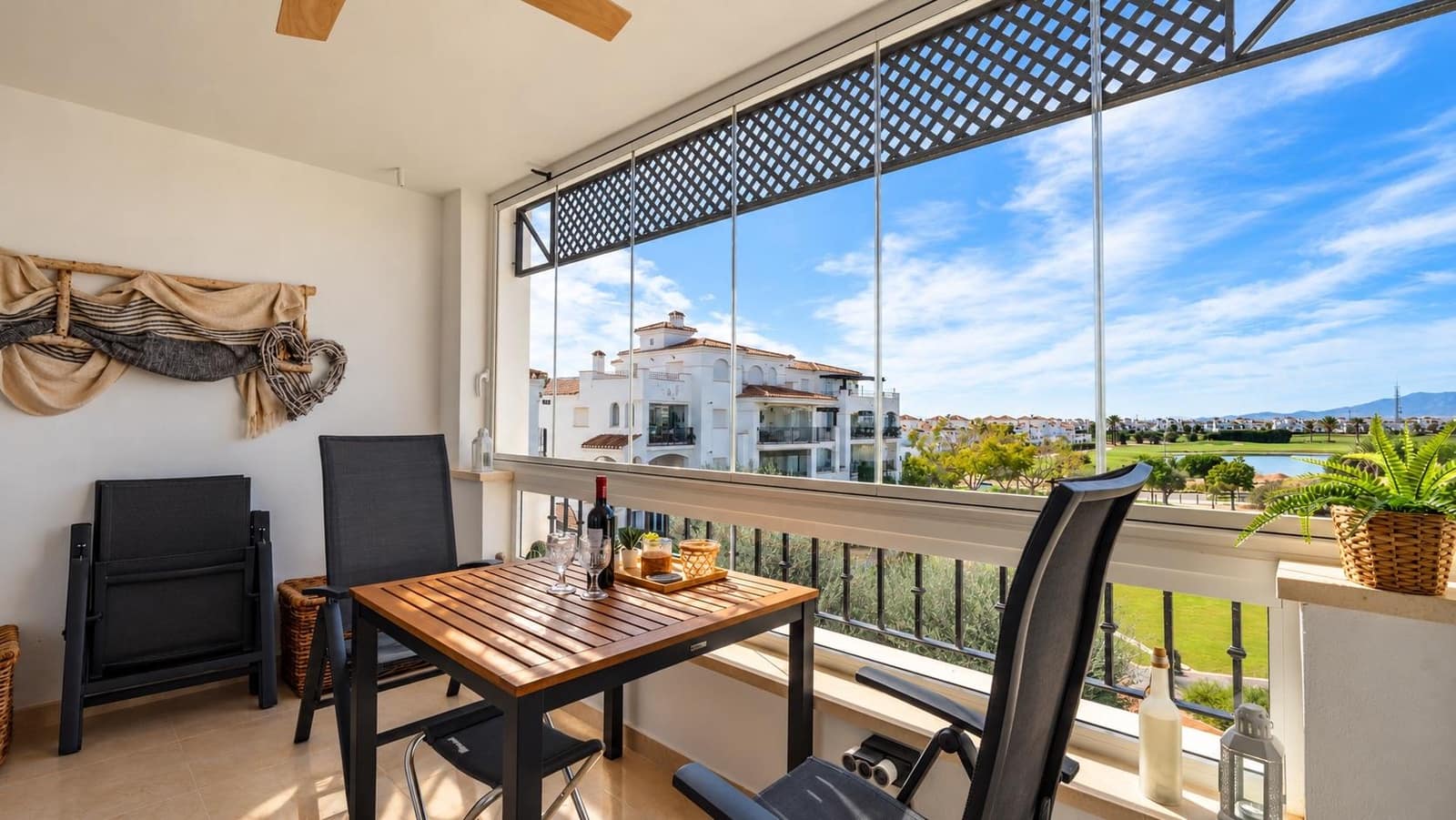 2 Zimmer Apartment zu verkaufen in La Torre Golf Resort mit Pool - 175.000 € (Ref: 10179959)