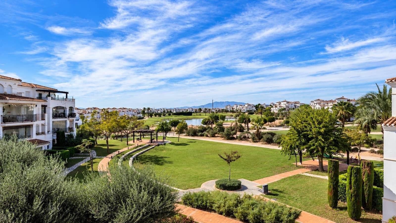 2 Zimmer Apartment zu verkaufen in La Torre Golf Resort mit Pool - 175.000 € (Ref: 10179959)