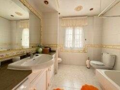 5 bedroom Villa for sale in La Manga del Mar Menor - € 870,000 (Ref: 9097219)