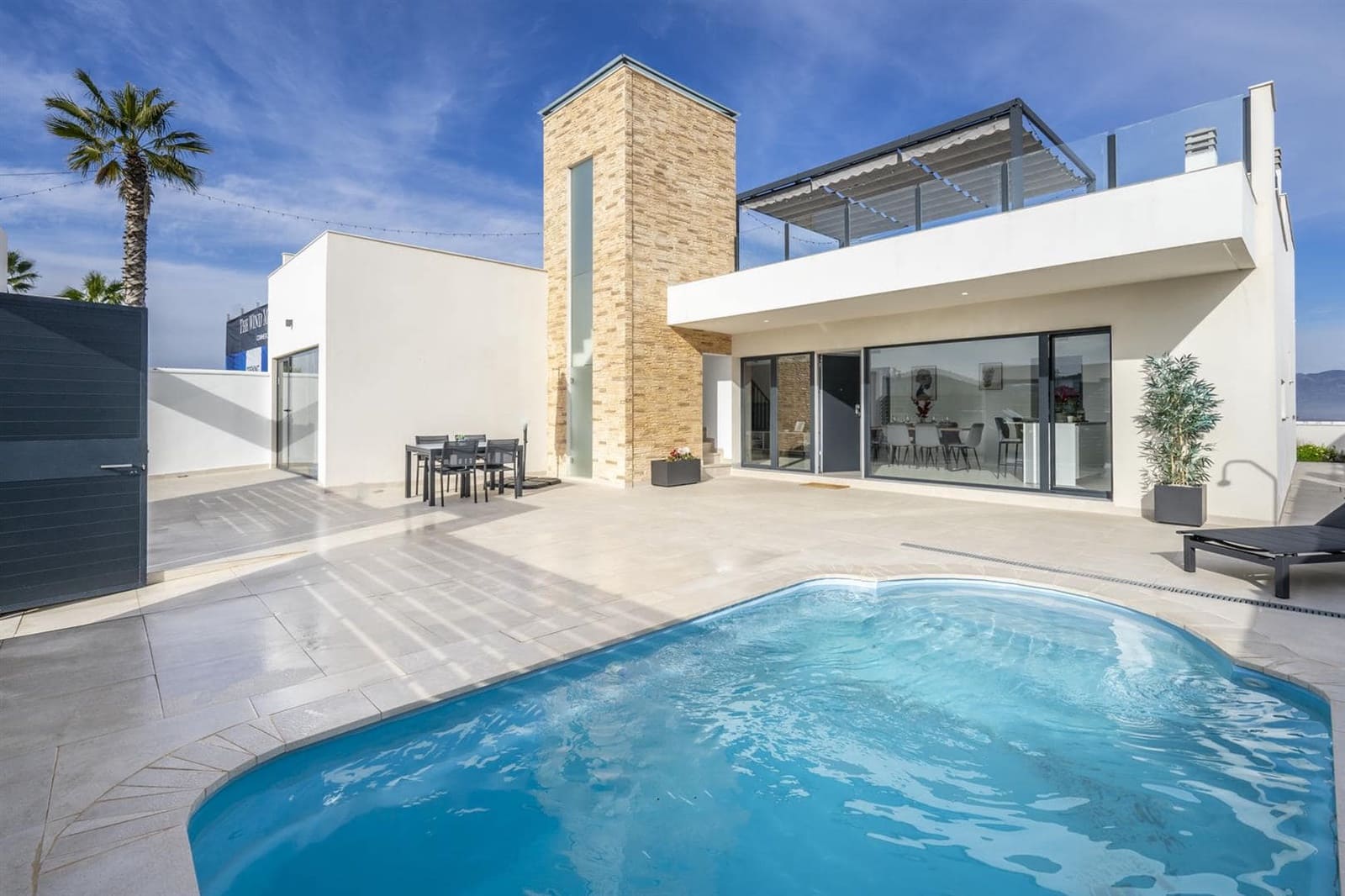 Chalet de 2 habitaciones en La Pinilla en venta con piscina - 193.750 € (Ref: 9097222)