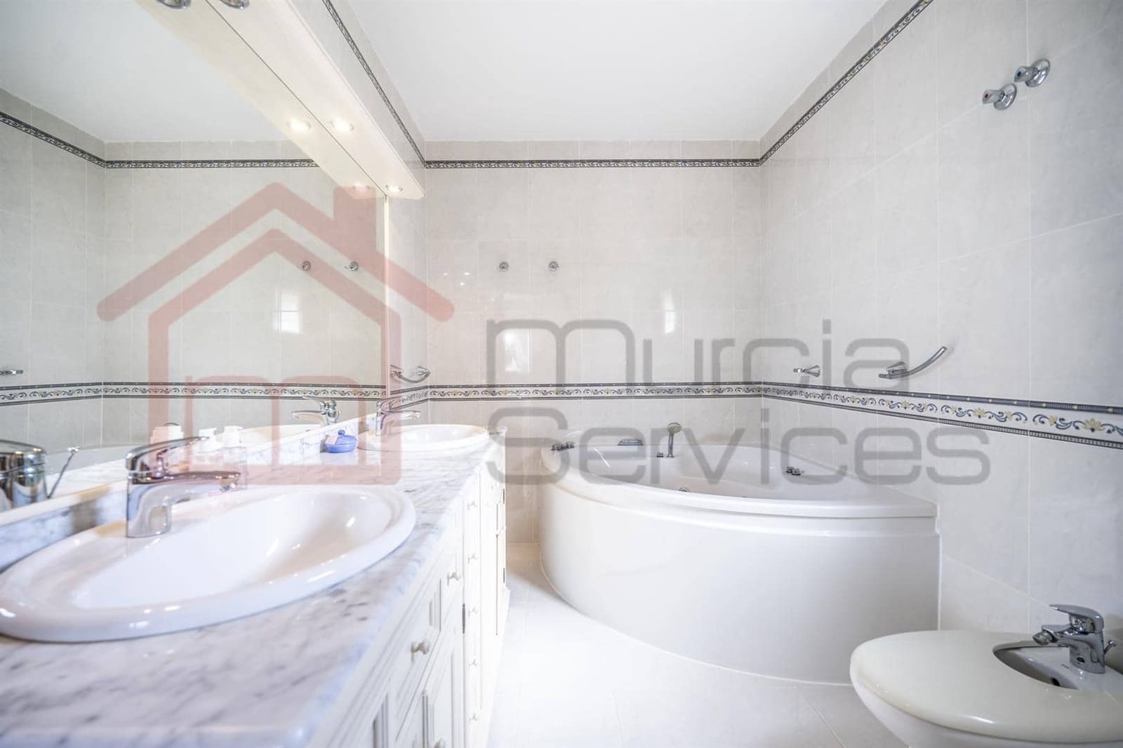 5 sypialnia Willa na sprzedaż w Molina de Segura z basenem garażem - 375 000 € (Ref: 9115872)