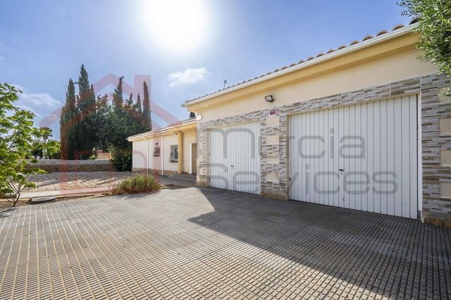 5 sypialnia Willa na sprzedaż w Molina de Segura z basenem garażem - 375 000 € (Ref: 9115872)