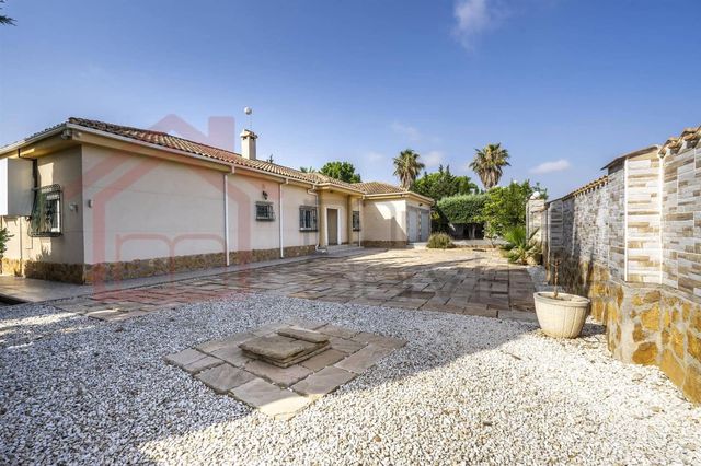 5 sypialnia Willa na sprzedaż w Molina de Segura z basenem garażem - 375 000 € (Ref: 9115872)