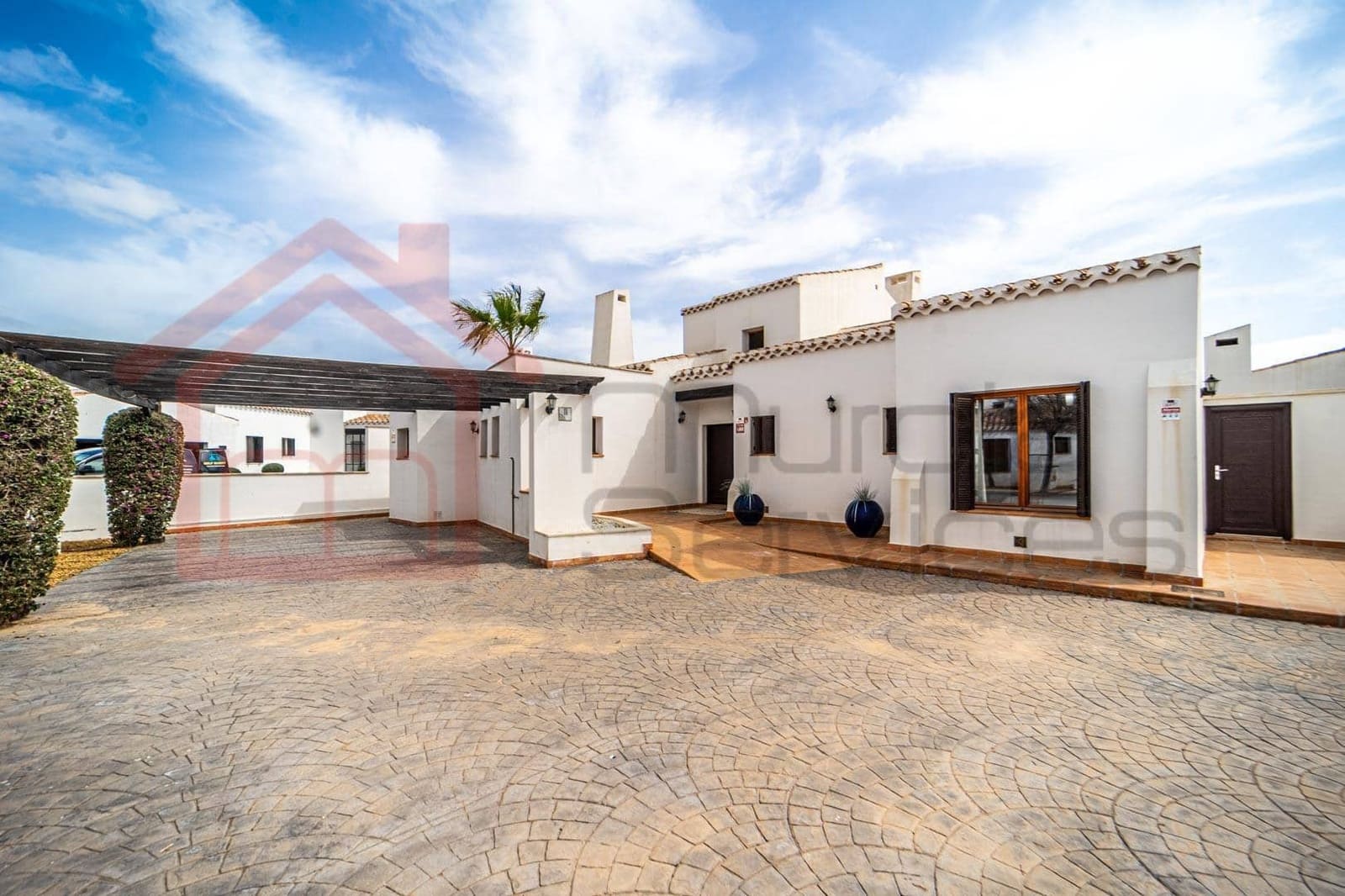 4 bedroom Villa for sale in Roldan with pool - € 619,000 (Ref: 9141324)
